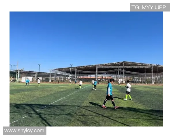 提升孩子足球技能的少儿足球培训课程全面启动,助力青少年健康成长与团队合作能力培养
